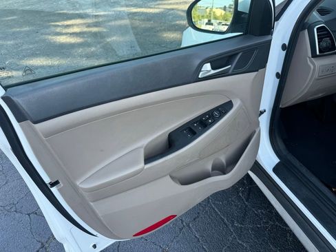 Used 2021 Hyundai Tucson SEL AWD/4WD image 12