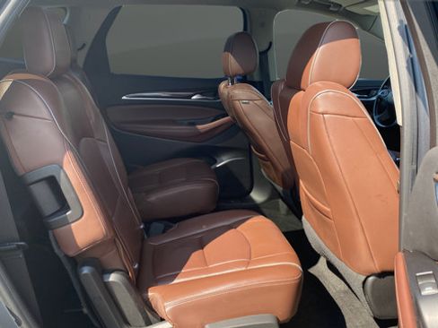 Used 2018 Buick Enclave Avenir w/ Avenir Technology Package AWD/4WD image 26