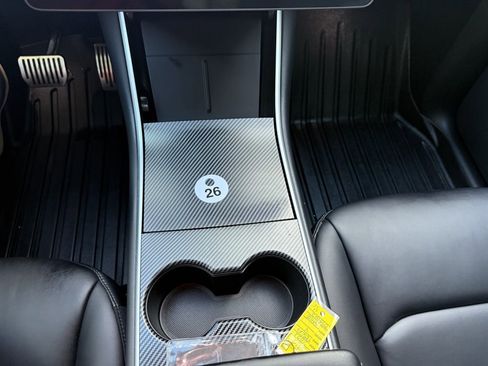 Used 2021 Tesla Model Y Long Range image 32