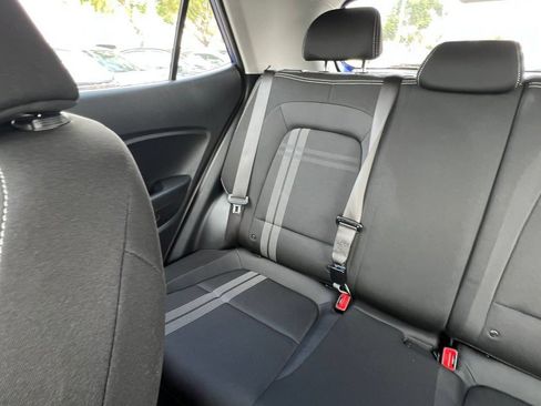 Used 2025 Hyundai Venue SEL FWD image 38