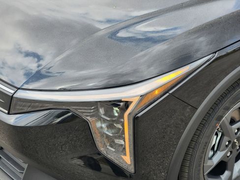 New 2026 Kia K4 LXS FWD image 7