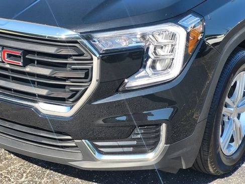 Used 2024 GMC Terrain SLE FWD image 7