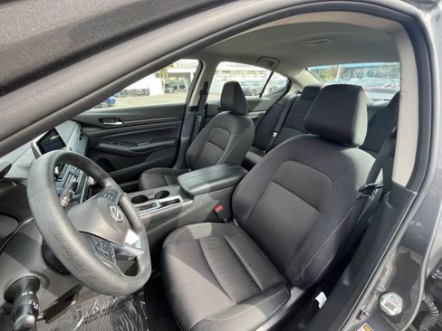 Used 2025 Nissan Altima 2.5 SV image 28