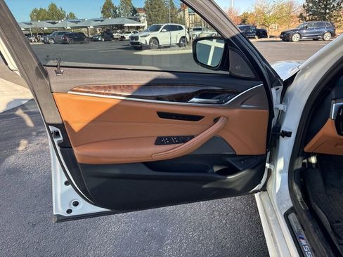 Used 2020 BMW M550i xDrive M550i xDrive image 9