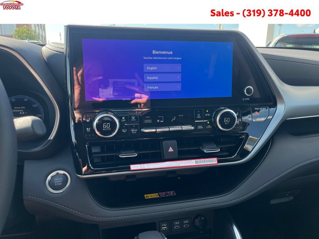 New 2026 Toyota Highlander Platinum AWD/4WD image 15