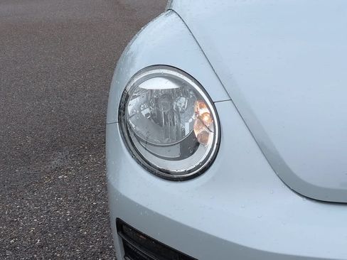 Used 2018 Volkswagen Beetle 2.0T S FWD image 10