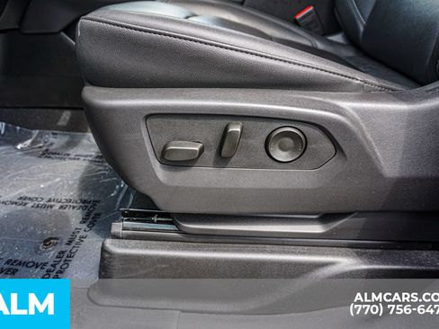 Used 2025 Chevrolet Tahoe LT AWD/4WD image 36