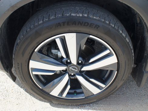 Used 2023 Nissan Rogue SL w/ SL Premium Package image 25