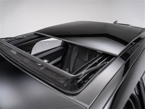 New 2025 Land Rover Range Rover Velar S image 13