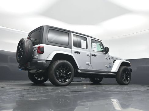 Used 2023 Jeep Wrangler Unlimited Sahara w/ Cold Weather Group AWD/4WD image 46