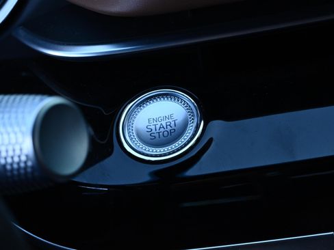 Used 2021 Genesis G80 2.5T image 22