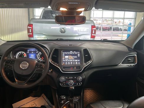 Used 2022 Jeep Cherokee Trailhawk w/ Sun, Sound & Nav Group AWD/4WD image 29