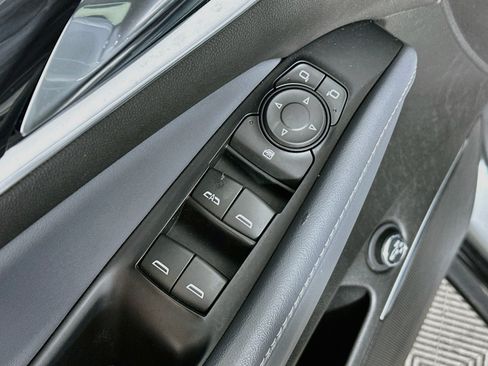Used 2023 Buick Enclave Essence FWD image 17