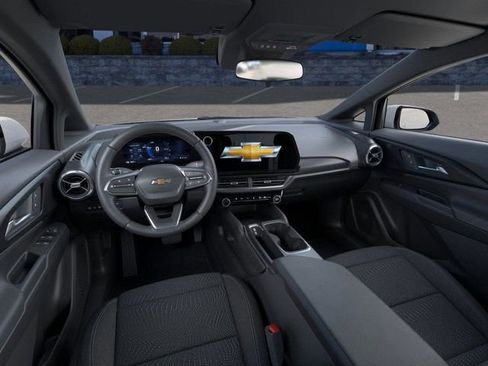 New 2026 Chevrolet Equinox EV LT image 16