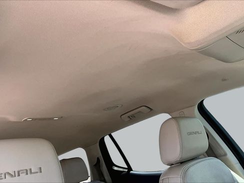 Used 2023 GMC Acadia Denali FWD image 14