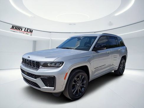 New 2026 Jeep Grand Cherokee Limited AWD/4WD image 7