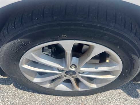 Used 2020 Ford Fusion SE FWD image 10