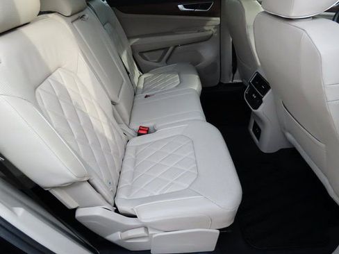 Used 2025 Volkswagen Atlas SEL Premium R-Line image 14