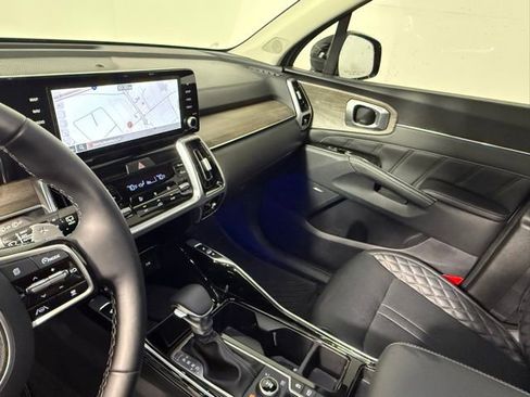 Used 2023 Kia Sorento SX Prestige image 29