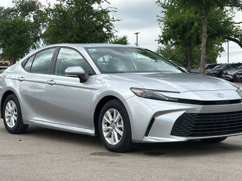 Certified 2025 Toyota Camry LE image 3