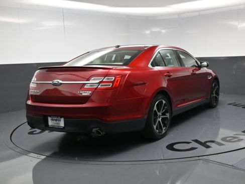 Used 2015 Ford Taurus Limited w/ Equipment Group 301A AWD/4WD image 9