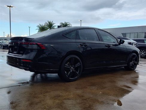 Used 2024 Honda Accord Sport image 9