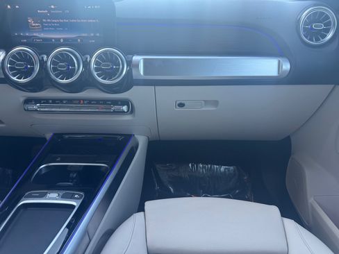 Used 2026 Mercedes-Benz GLB 250 4MATIC image 18