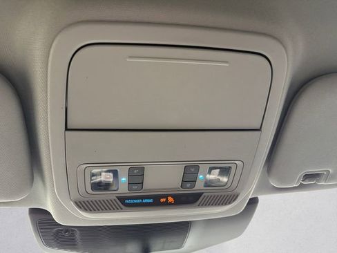 Used 2022 Ford Explorer XLT w/ Equipment Group 202A AWD/4WD image 21