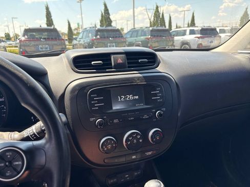 Used 2016 Kia Soul w/ Convenience Package FWD image 3