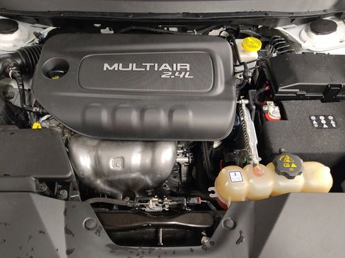 Used 2019 Jeep Cherokee Latitude w/ Popular Appearance Group image 30