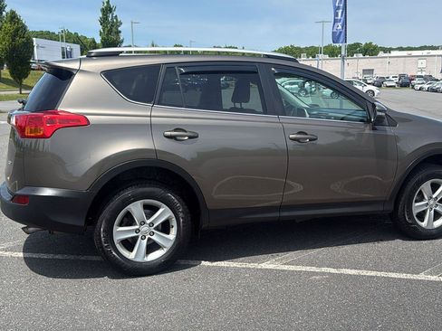 Used 2014 Toyota RAV4 XLE FWD image 4
