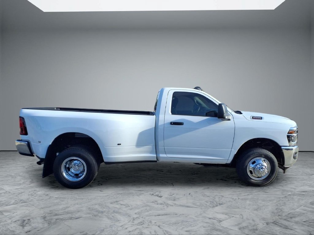 Used 2026 RAM 3500 Tradesman w/ Chrome Appearance Group A AWD/4WD image 8