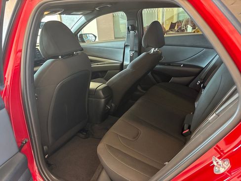 Used 2025 Hyundai Elantra Sport FWD image 11