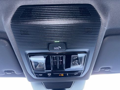 Certified 2026 Volkswagen Tiguan SE R-Line FWD image 28