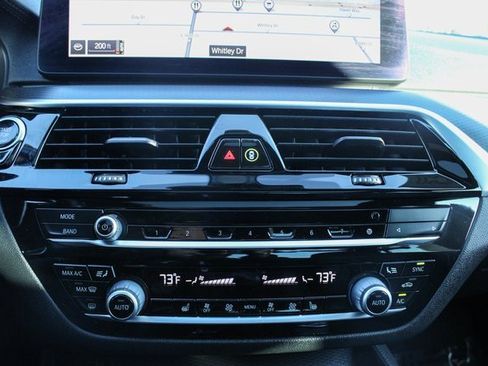 Used 2021 BMW M550i xDrive image 21