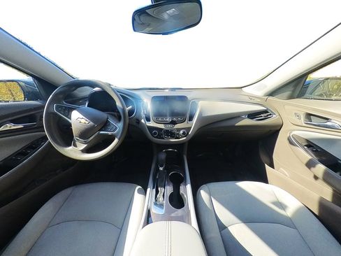 Used 2021 Chevrolet Malibu LT image 37