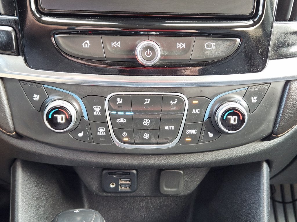 Used 2020 Chevrolet Traverse Premier w/ Redline Edition FWD image 22