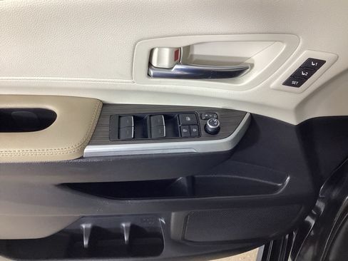 Used 2024 Toyota Sienna Limited AWD/4WD image 11