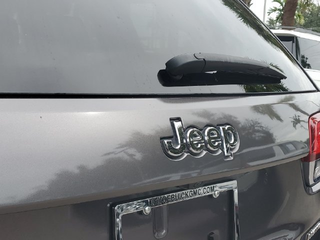 Used 2020 Jeep Grand Cherokee Limited RWD image 28