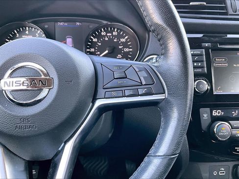 Used 2019 Nissan Rogue SV FWD image 20
