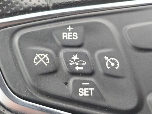 Used 2024 Chevrolet Equinox LT image 30