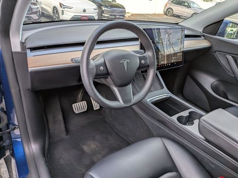 Used 2021 Tesla Model Y Performance image 10
