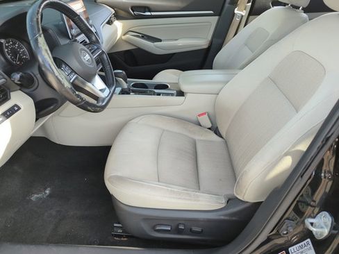Used 2019 Nissan Altima 2.5 SV FWD image 16