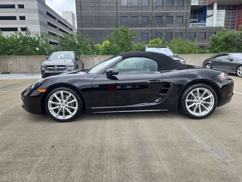 Used 2024 Porsche 718 Boxster RWD image 9