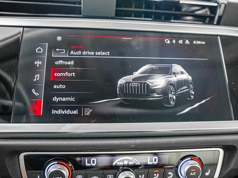 Certified 2023 Audi Q3 2.0T Premium w/ Convenience Package AWD/4WD image 17