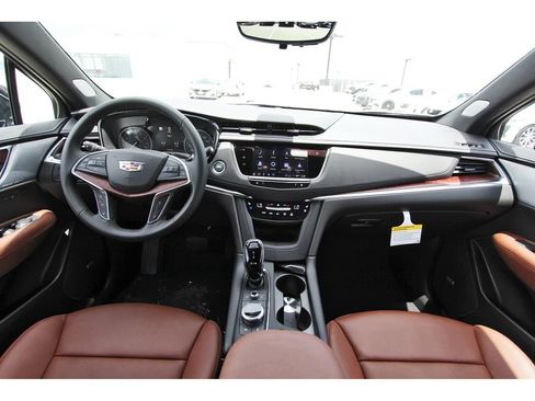 New 2026 Cadillac XT5 Premium Luxury w/ Driver Assist Package FWD image 9