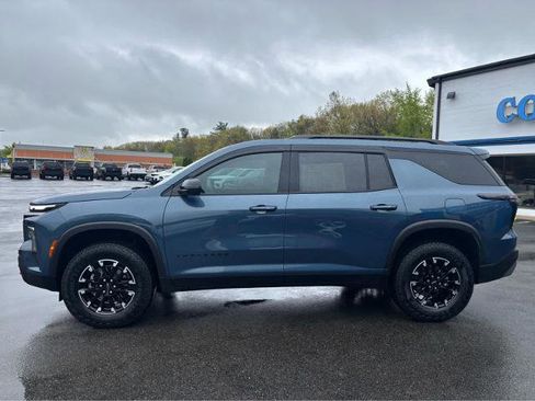 Used 2025 Chevrolet Traverse Z71 w/ Driver Confidence Package AWD/4WD image 3