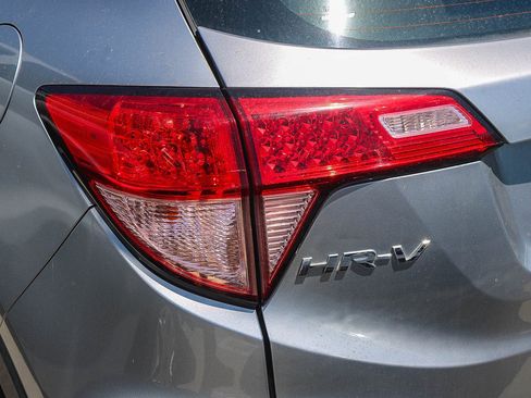 Used 2017 Honda HR-V LX image 11