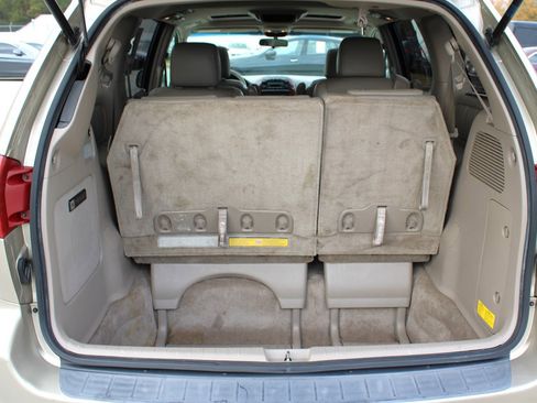 Used 2005 Toyota Sienna XLE image 42