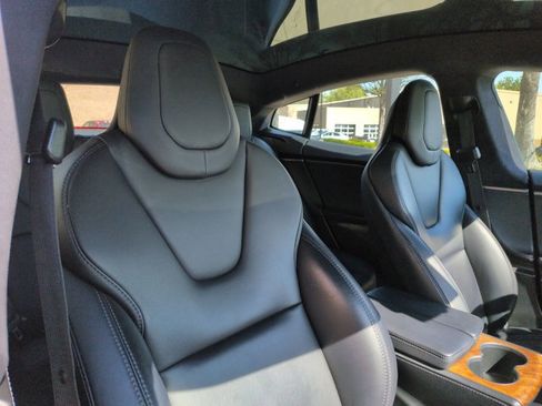 Used 2020 Tesla Model S Long Range Plus image 22